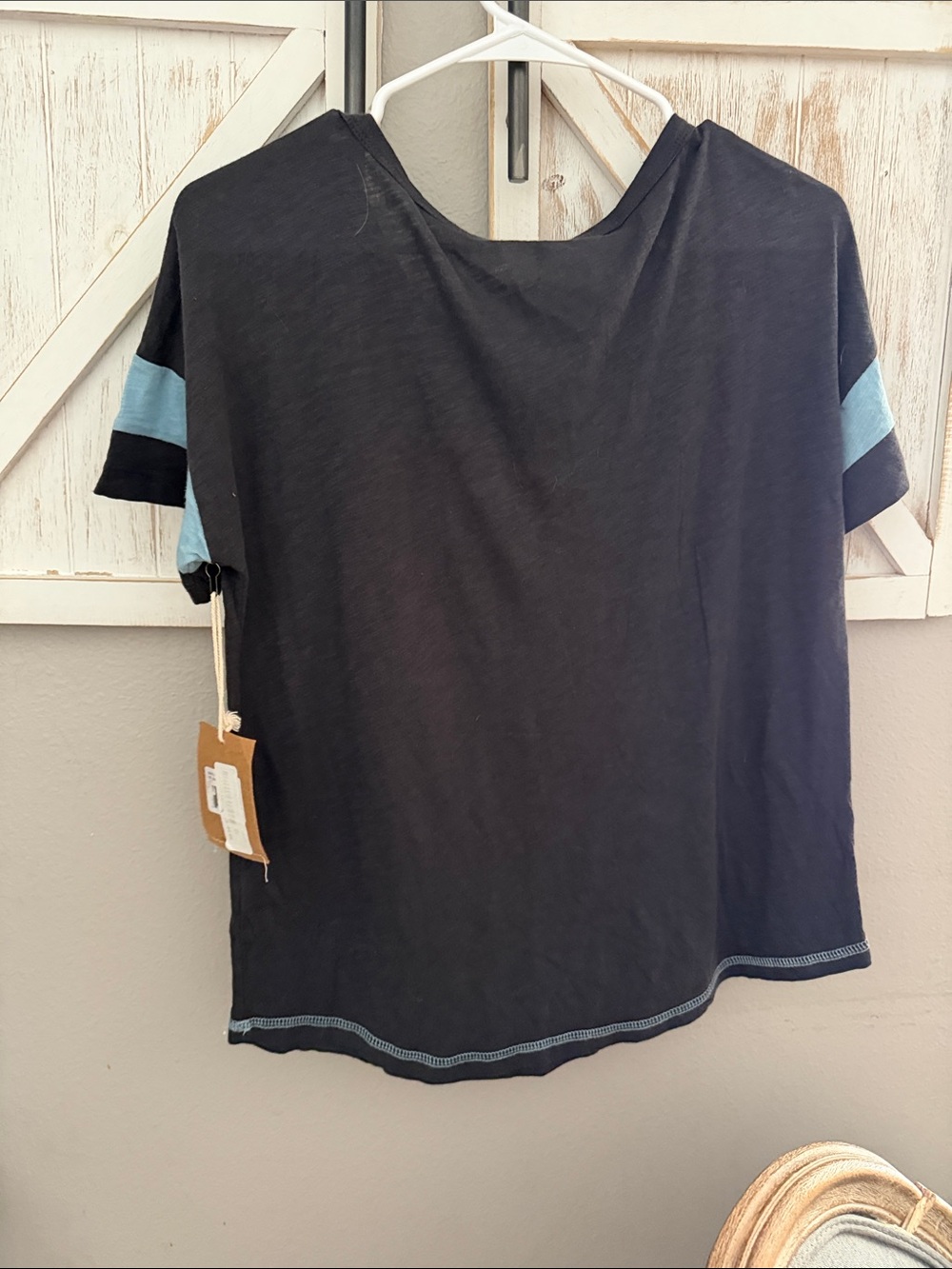 Pj salvage small Black' 'LOVE' Graphic Tee ptp 19 - Picture 6 of 6